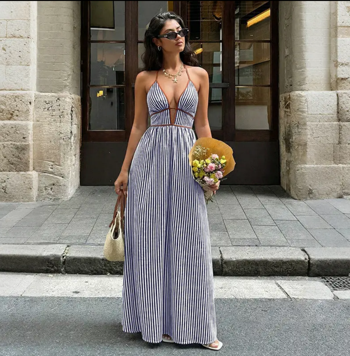 Abito maxi con schiena scoperta e scollatura a V