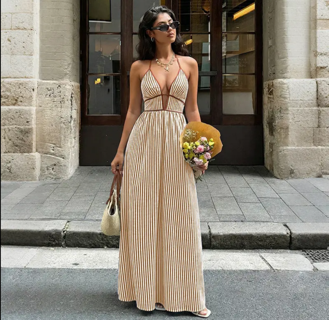 Abito maxi con schiena scoperta e scollatura a V
